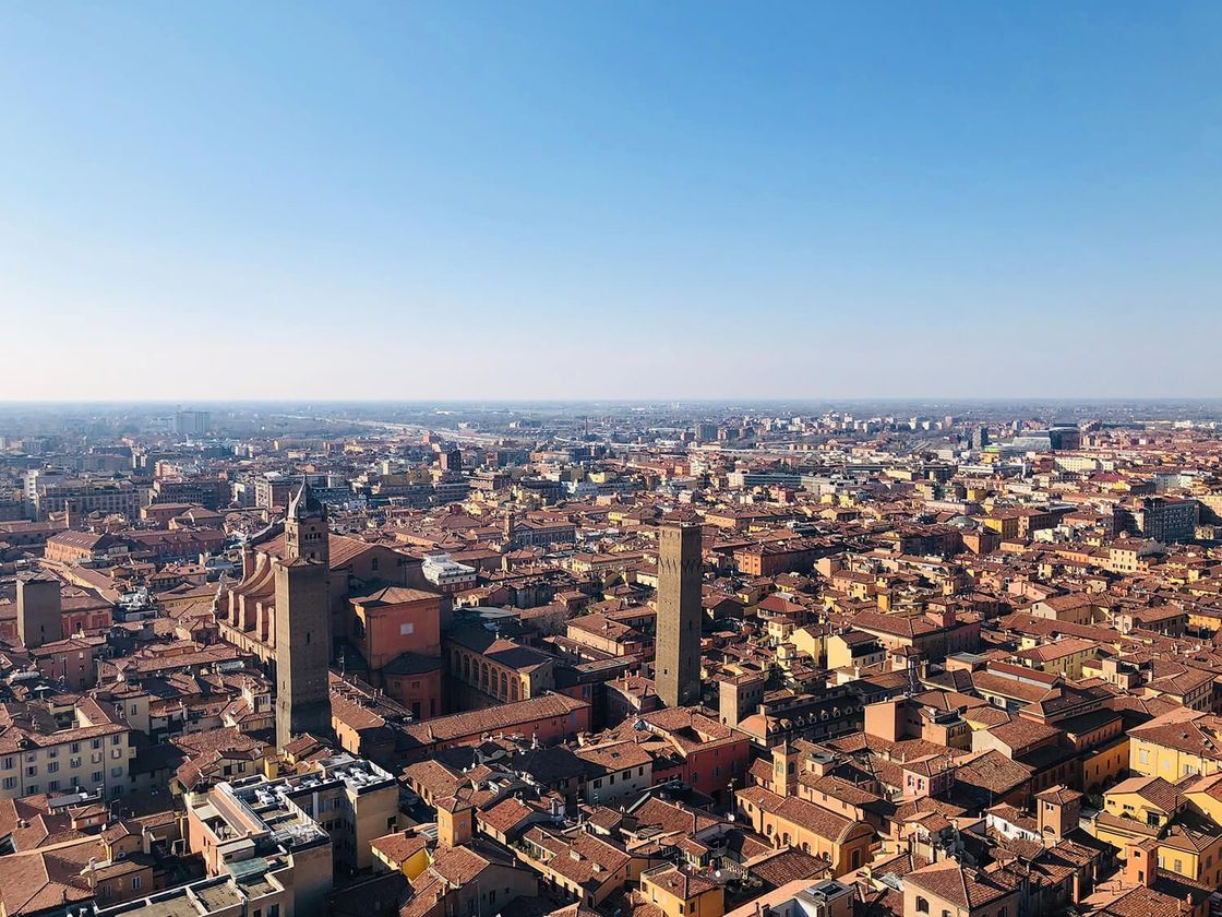 Vista dall’alto della città di Bologna 